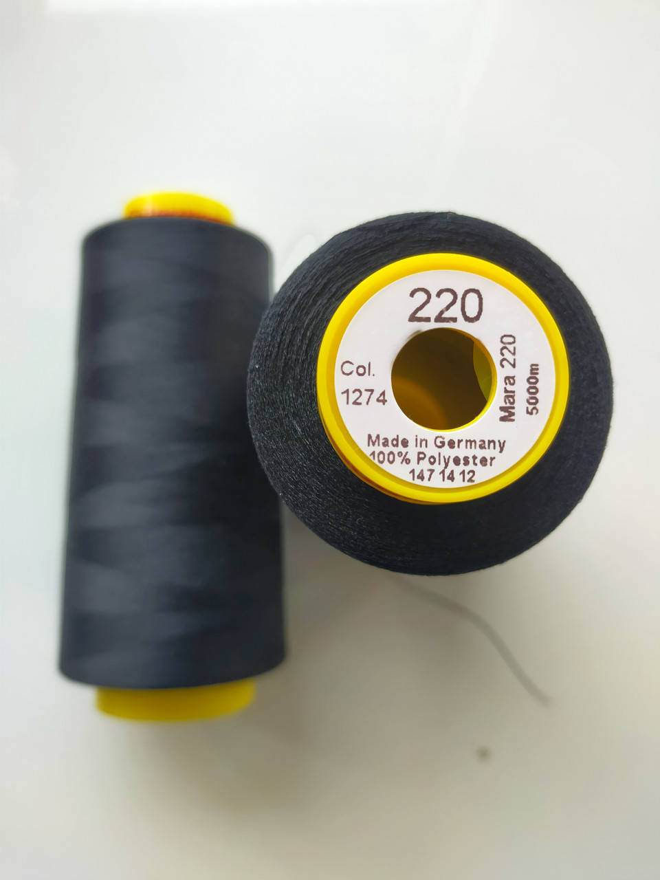 

Нитки Gutermann Mara 220 / 5000м / кол 1274 чорний, Черный