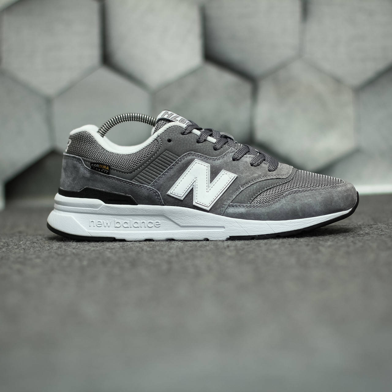 

Серые замшевые мужские кроссовки NB 997, Серый