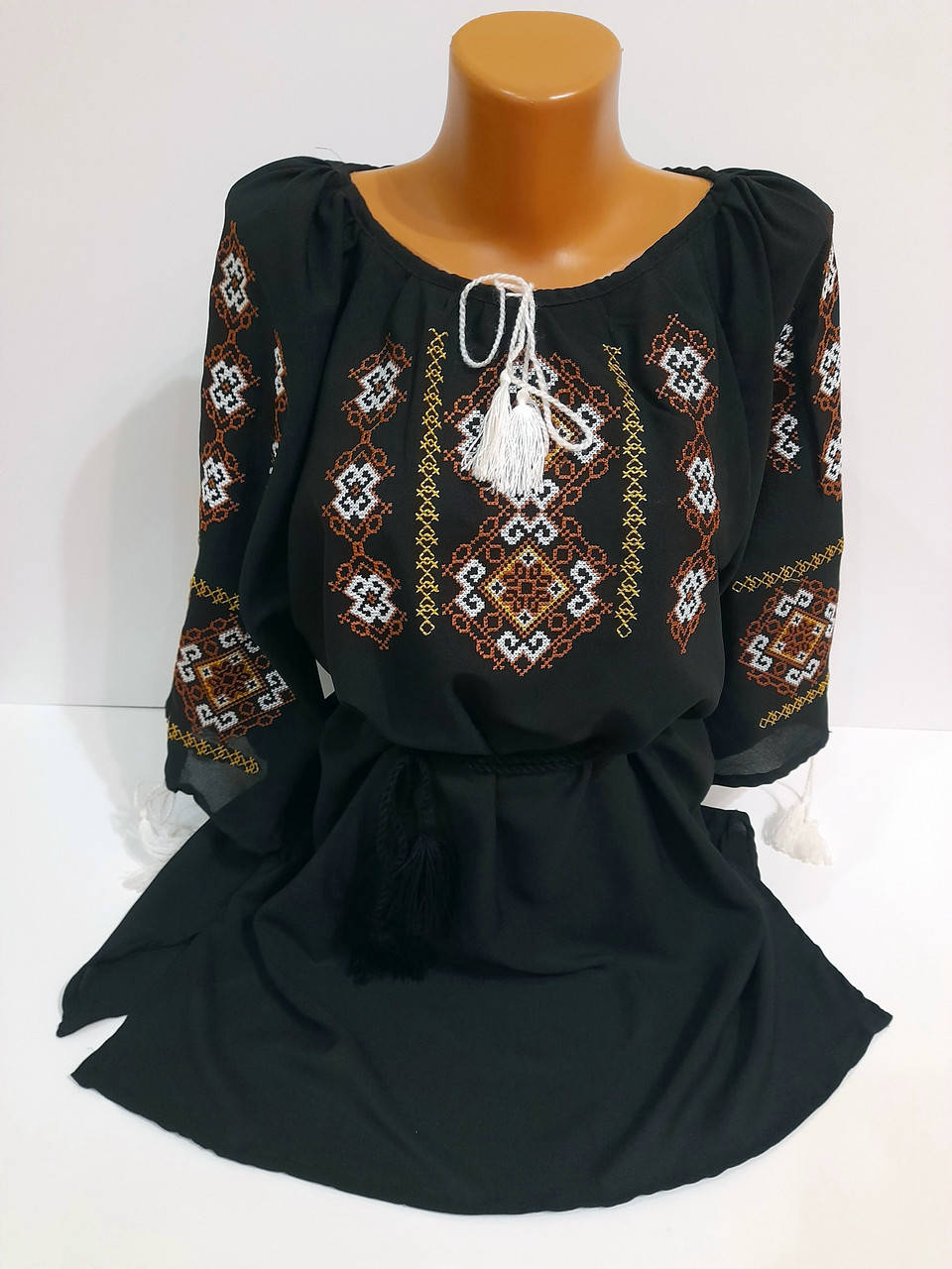 

Вишиванка. Жіноча вишиванка