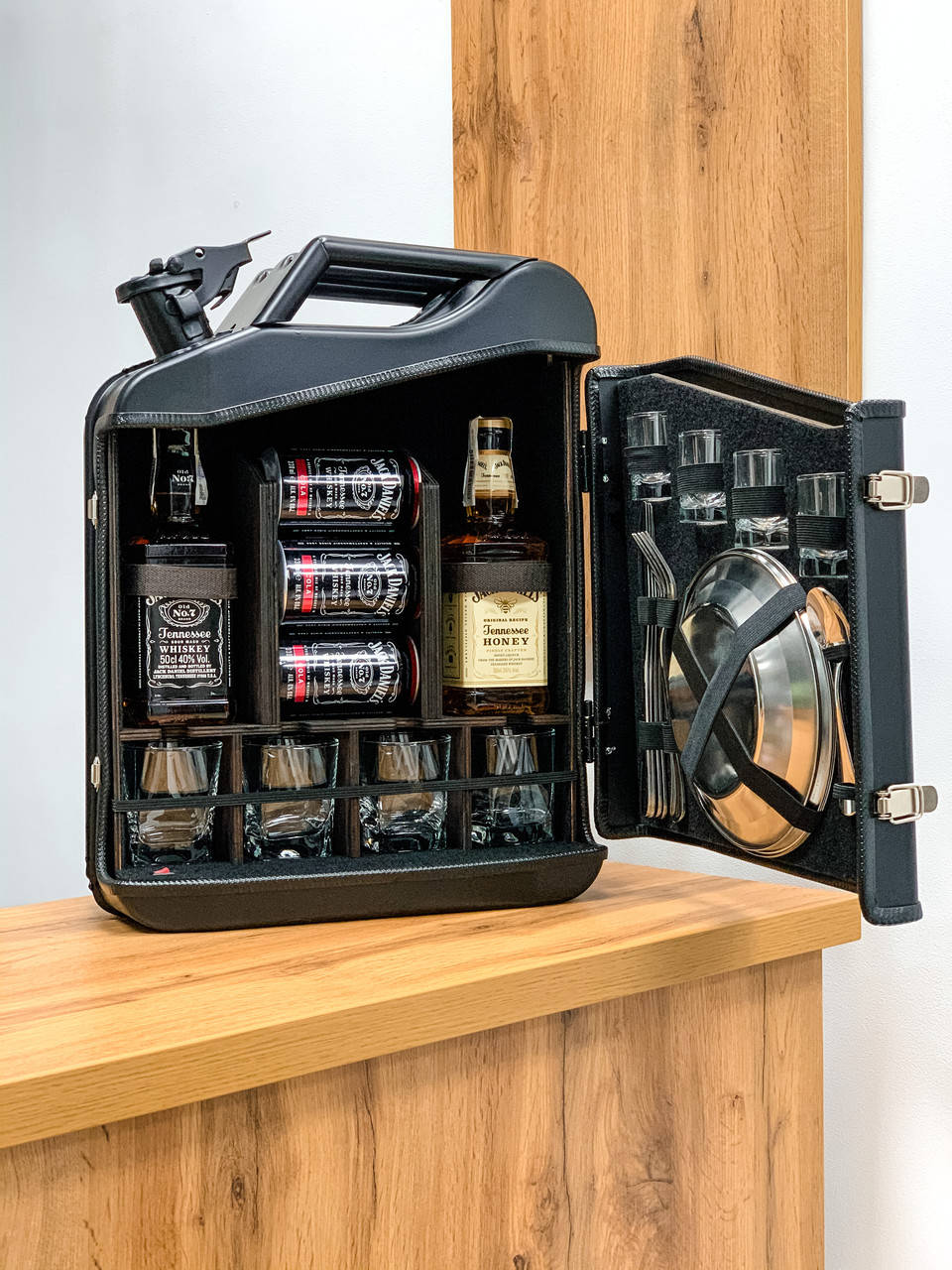 

Канистра бар 20 л в чёрном матовом цвете