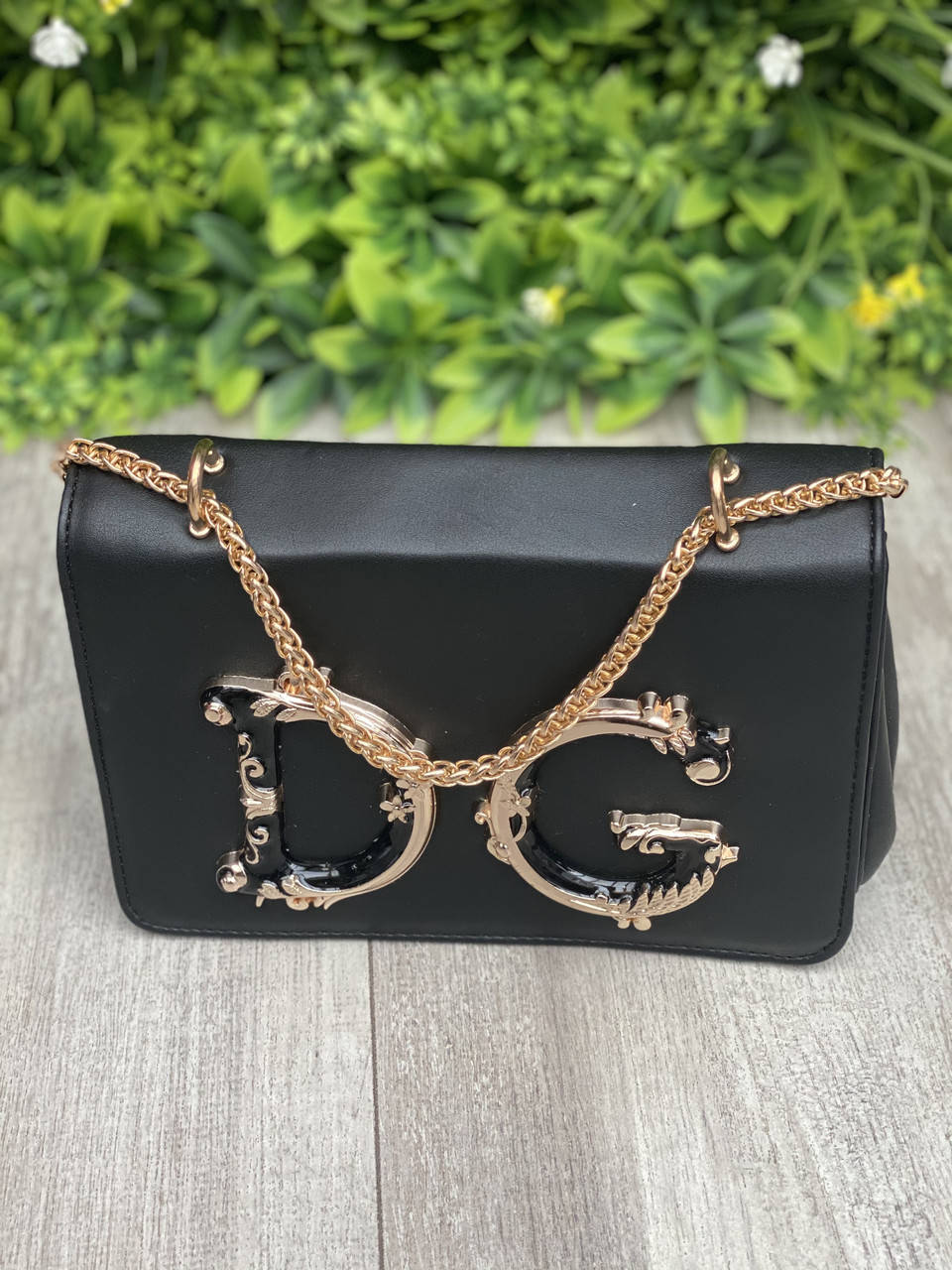 

Модная стильная женская сумка Dolce&Gabbana с цепочкой