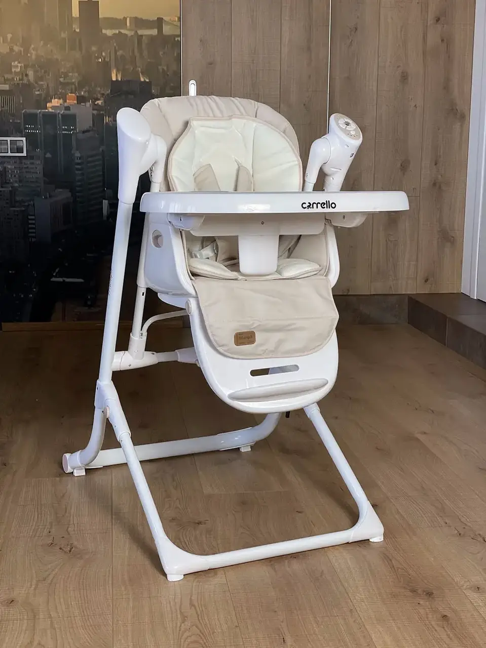 

Стульчик-качалка для кормления Triumph CRL-10302 Beige / Cream Beige CARRELLO