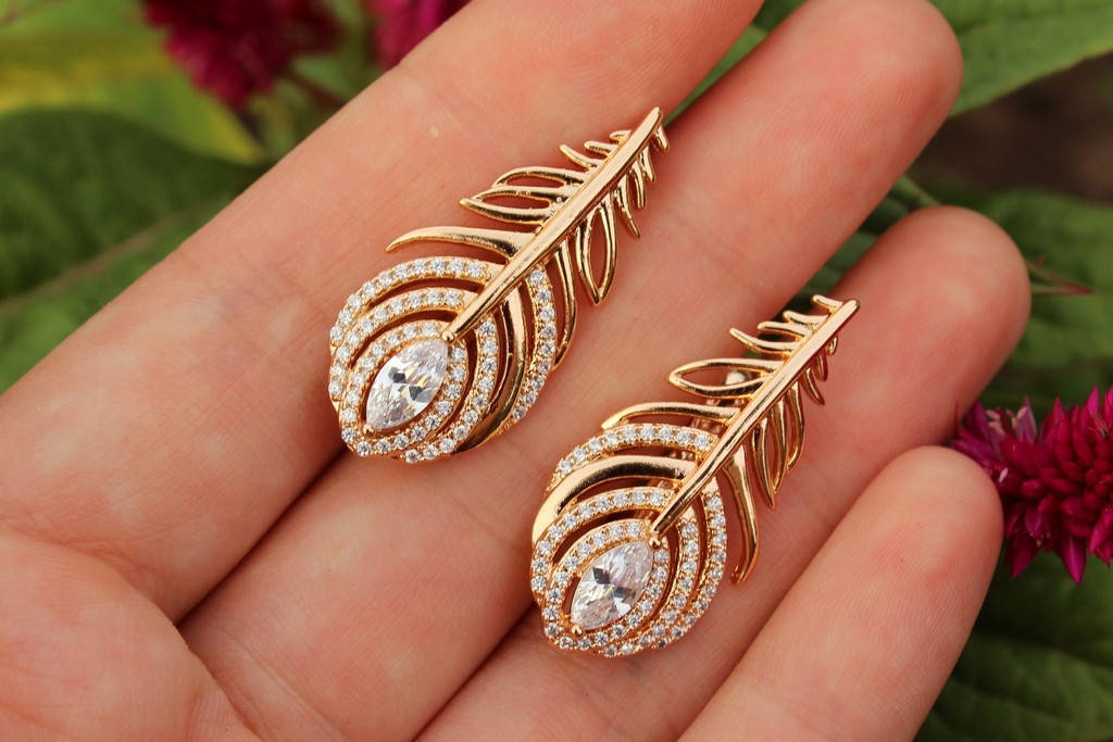 

Серьги Xuping Jewelry перья с камнем 3,5 см золотистые