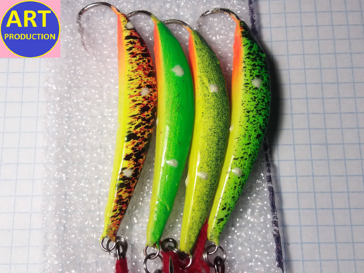 

Блесна на судака ручной роботы, Дельфин №5 Вес-36 гр. Длинна-7 см.