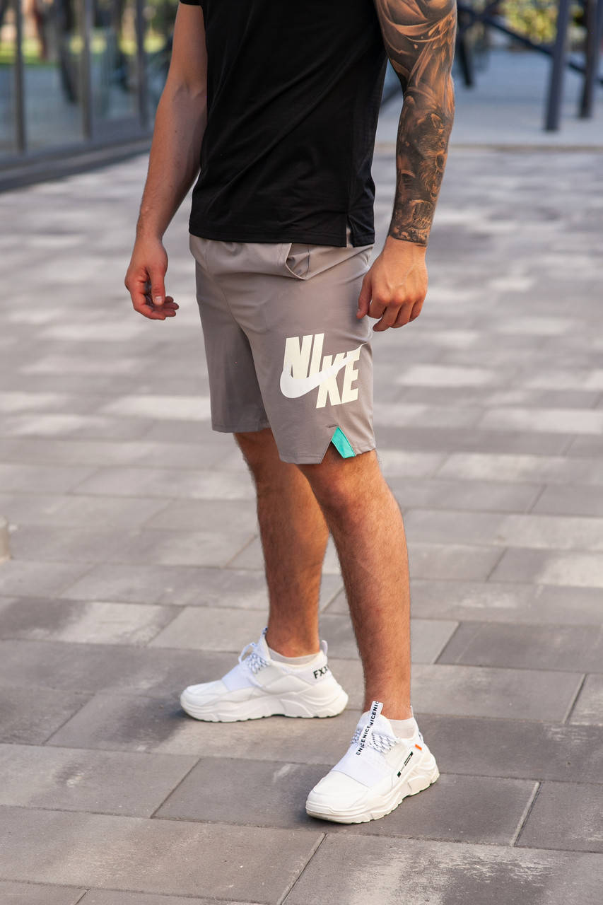 

Шорти чоловічі Nike 50, Бежевый