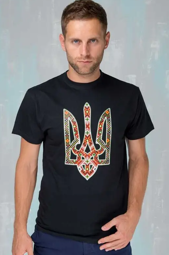 

Футболка патриотическая мужская "Тризуб вышиванка" черная 923
