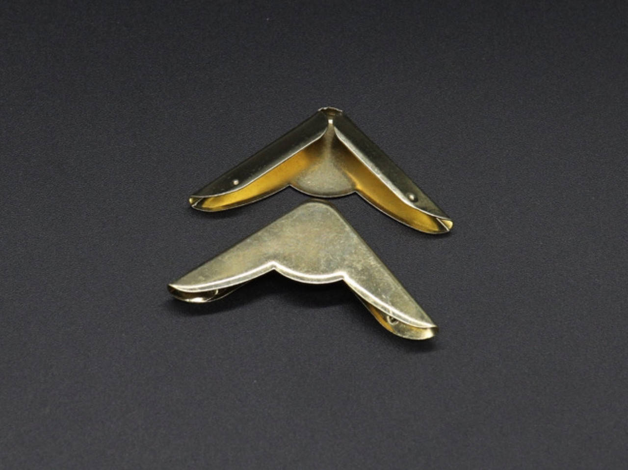 

Уголок для папок меню. Цвет "золото". 35х5мм, Золотистый