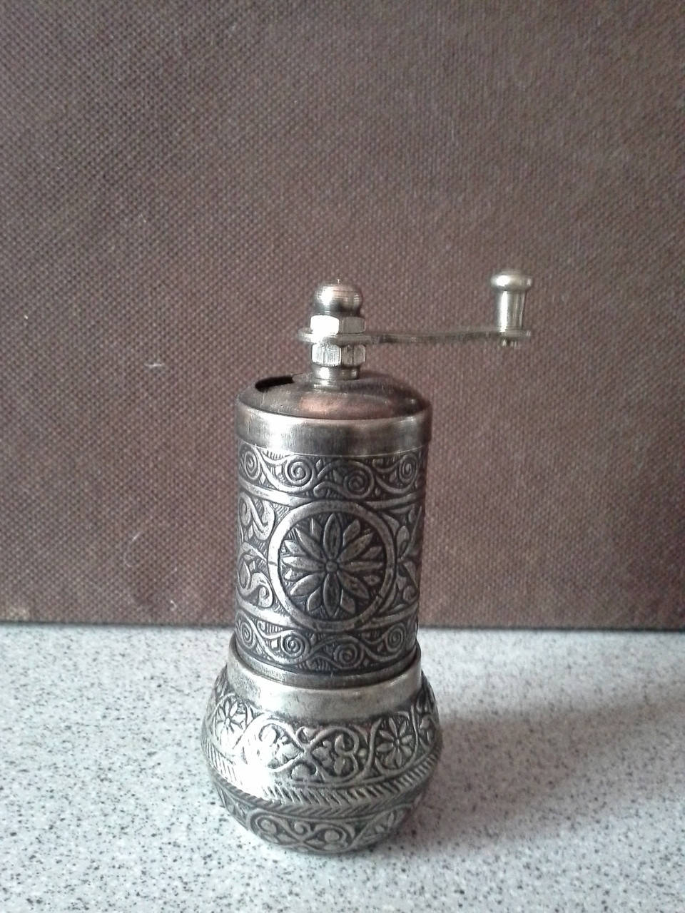 

Мельница для специй, Серый