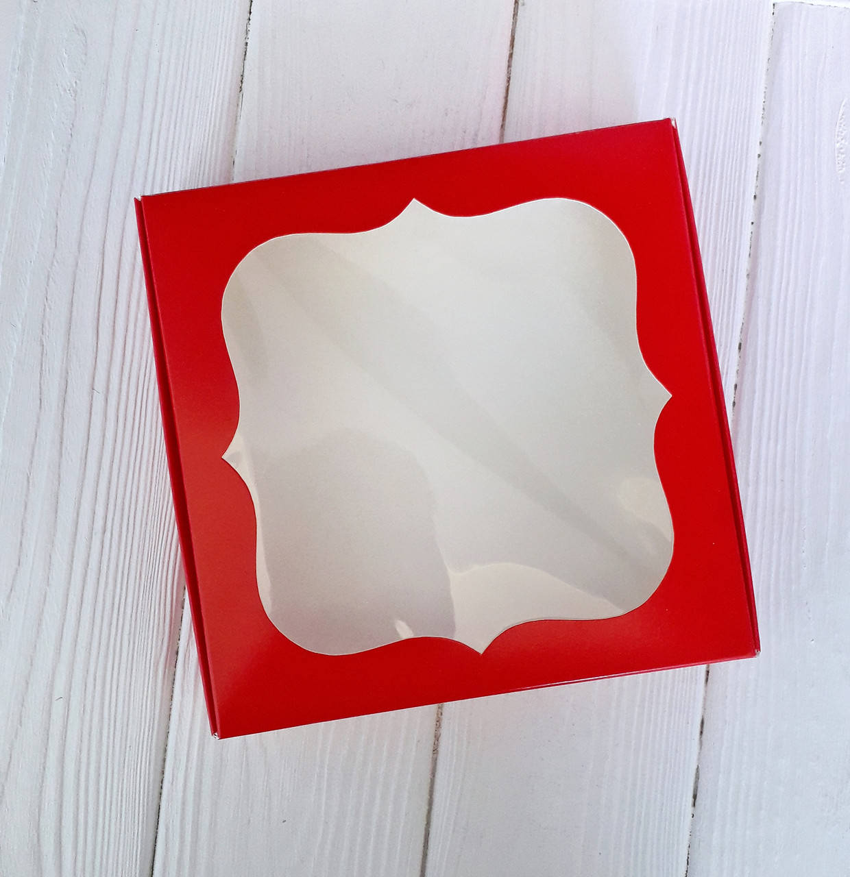 

Коробочка 15 × 15 см Красная с окошком