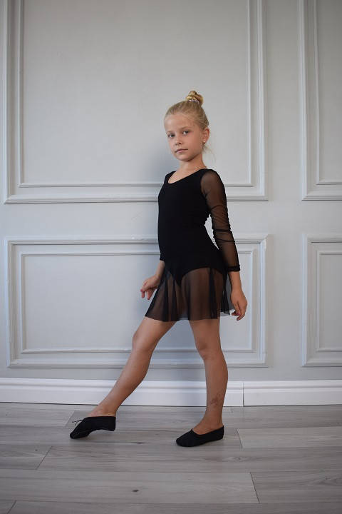 

Купальник трико с юбкой-сетка для танцев 134, черный