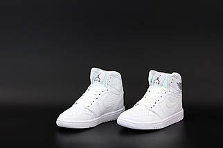 Високі білі Кросівки Nike Air Jordan 1 жіночі
