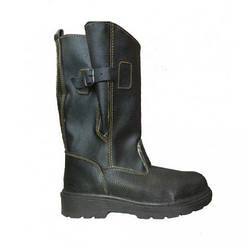 Чоботи литтєвий метод кріплення підошви