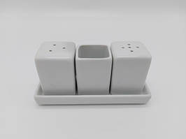 Набір для спецій з кераміки білий для солі перцю та зубочисток 3 предмети на підставці 13,5*5,5 cm H 6 cm