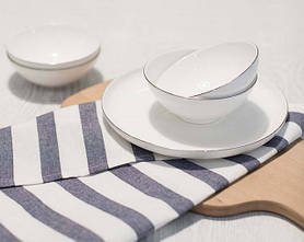 Тарілки та піали