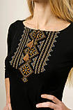 Жіноча вишита футболка із рукавом 3/4 чорного кольору із коричневим геометричним орнаментом «Гуцулка», фото 2