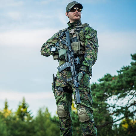 Тактичні та військові комплекти