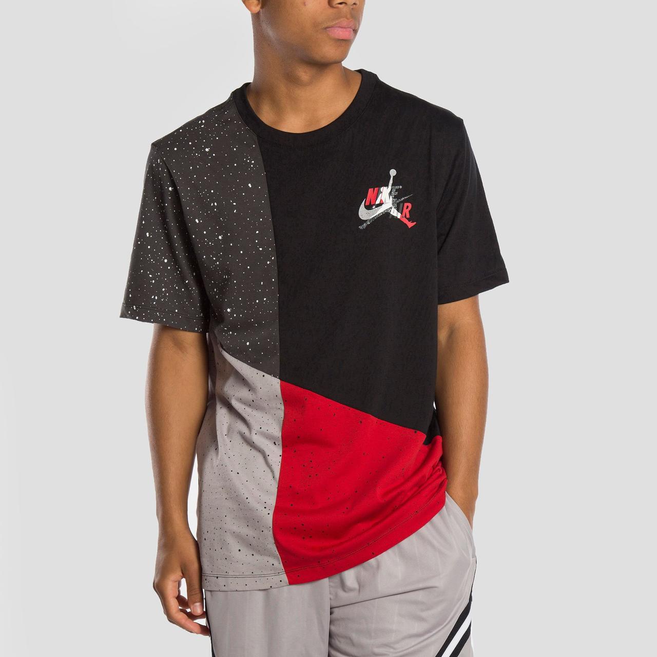 Футболка чоловіча Jordan CLASSICS MASH-UP TEE розмір L (CU4560-010)