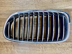 Решітка радіатора б/у 188013-10 BMW F10/F11 ліва