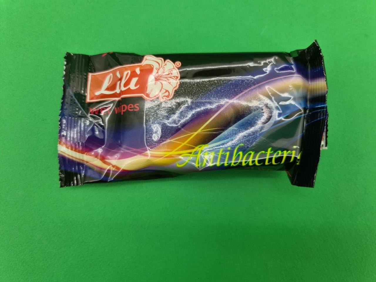 Волога серветка 15шт "Lili "з ароматом парфуму" (1 пач.)