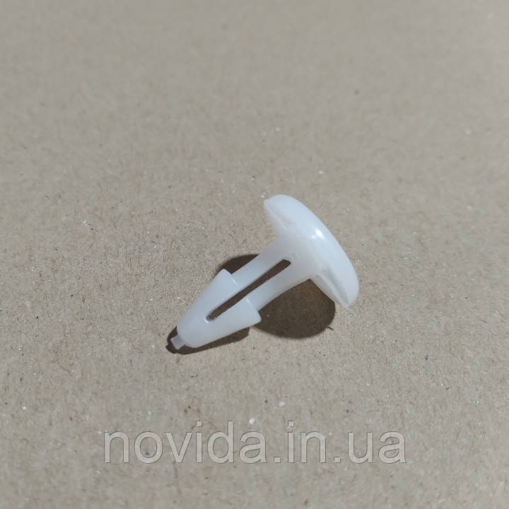 Кліпса скріпка для кріплення оббивки кабіни КАМАЗ 5320-5402050