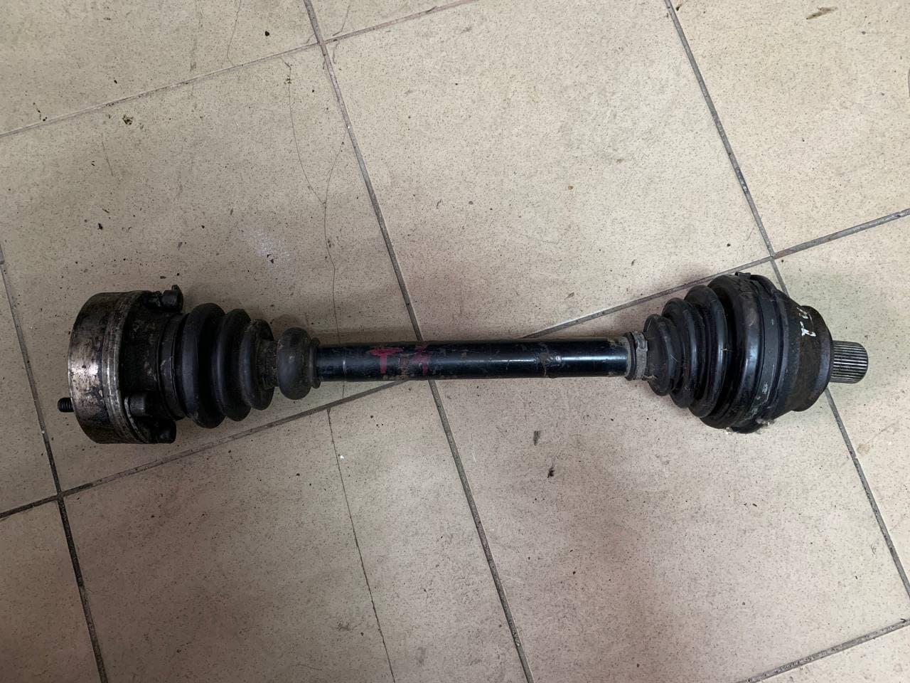 Піввісь права ліва VW T4 1.9-2.5 Дизель, фото 1