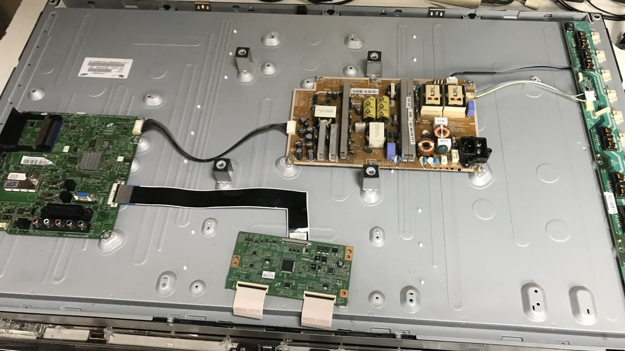 Запчастини до телевізора Samsung LE40C530 (SSB400_12V01 Rev0.3, BN44-00340B (I40F1_ADY), F60MB4C2LV0.6)