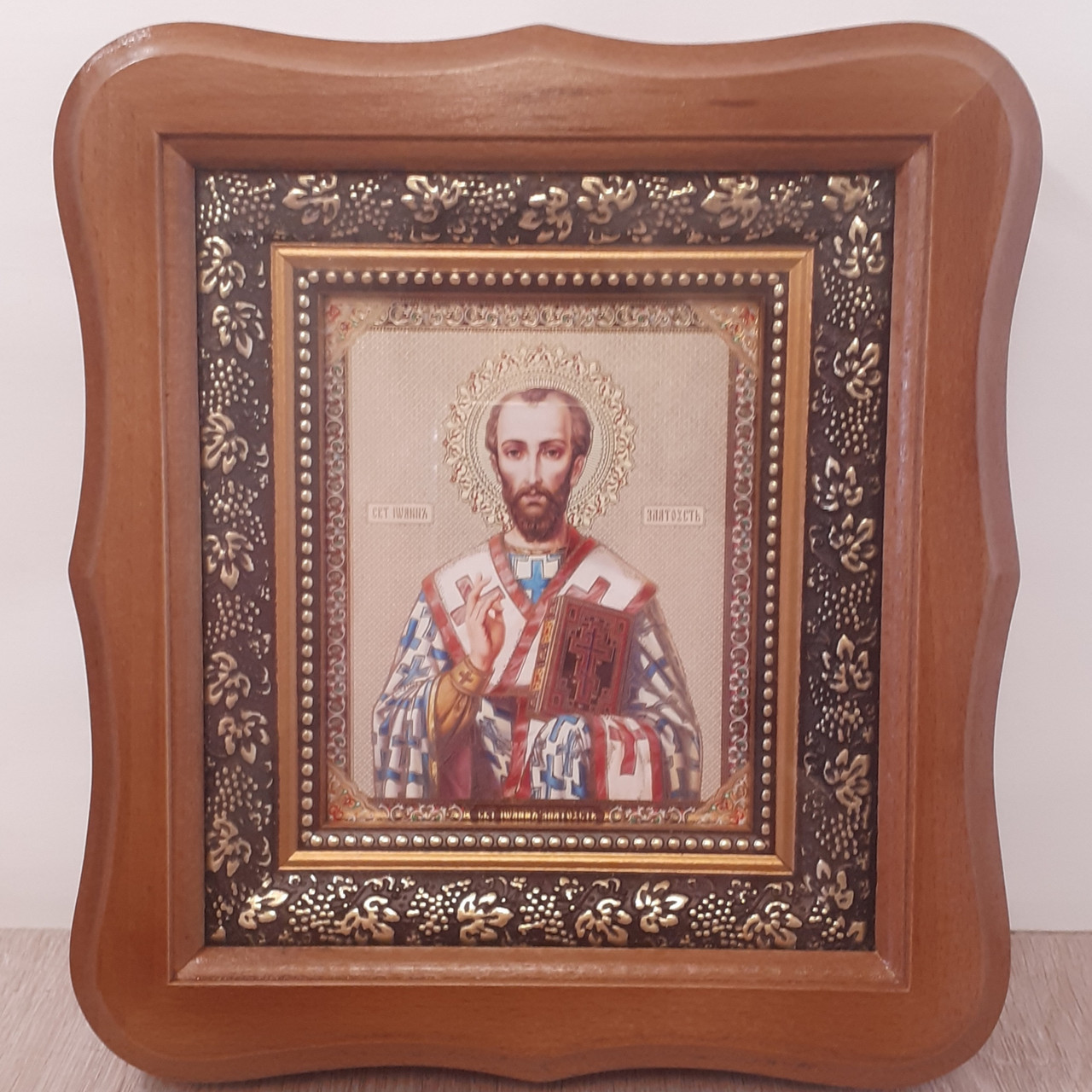 Ікона Іоанн Золотоуст святий, лик 10х12 см, у світлому дерев'яному кіоті