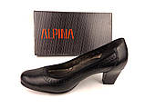 Шкіряні жіночі туфлі на підборах чорного кольору, Alpina, Словенія, фото 5