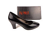 Шкіряні класичні туфлі чорного кольору, Alpina, Словенія, фото 5