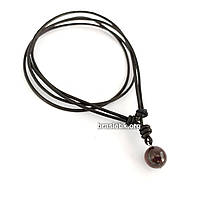 Кулон із натурального каменю Гранат на шкіряному шнурку