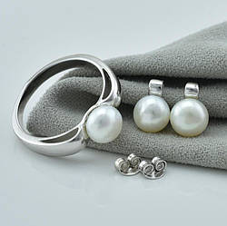 Срібний набір Каблучка розмір 18.5 + сережки 11х8 мм вставка штучний перли вага 6.3 м