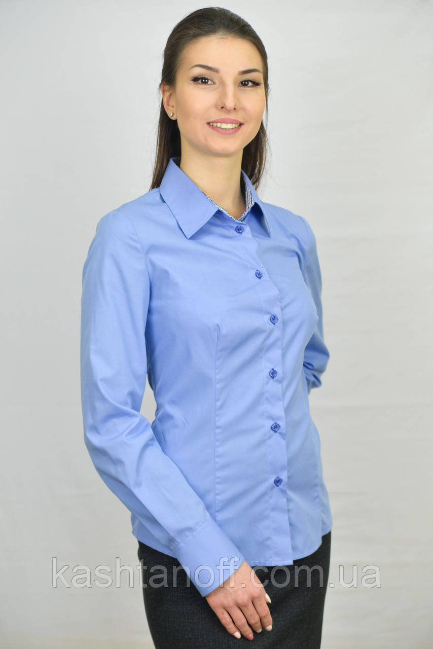 Класична блакитна блуза.