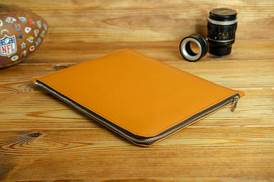 Шкіряний чохол для MacBook на блискавці з повстю Дизайн №41, натуральна шкіра Grand, колір Бурштин