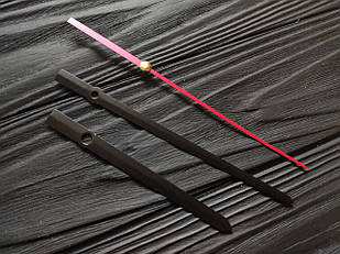 Годинникові стрілки з алюмінію, прямі, в чорному і червоному кольорі, довжина від центру 12 см