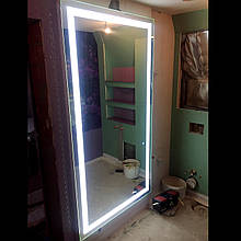 Велике настінне дзеркало з LED-підсвіткою 200х100 см
