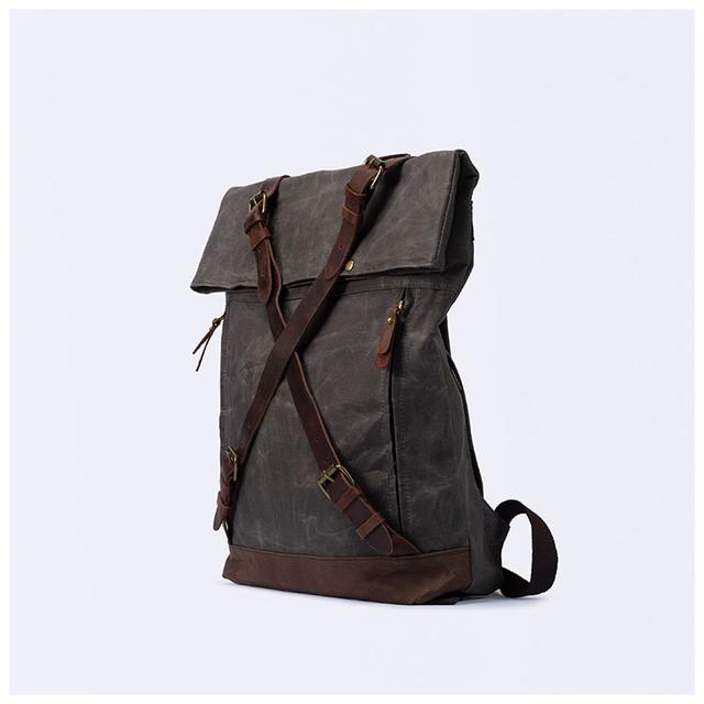 Чоловічий міський рюкзак вид збоку Чоловічий міський рюкзак вид збоку