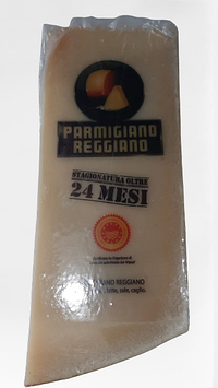 Сир твердий Parmigiano Reggiano 24 mesi фасовий по 0,5 кг