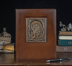 Щоденник А4 в шкіряній обкладинці з об'ємним тисненням ручної роботи "Архангел Михаїл"