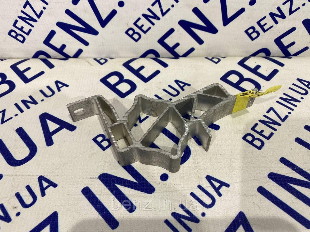 Кронштейн подушки безпеки водія Mercedes W204, C207, W212 A2076280724