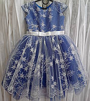Блестящее бело-синее нарядное детское платье с коротким рукавчиком на 3 годика