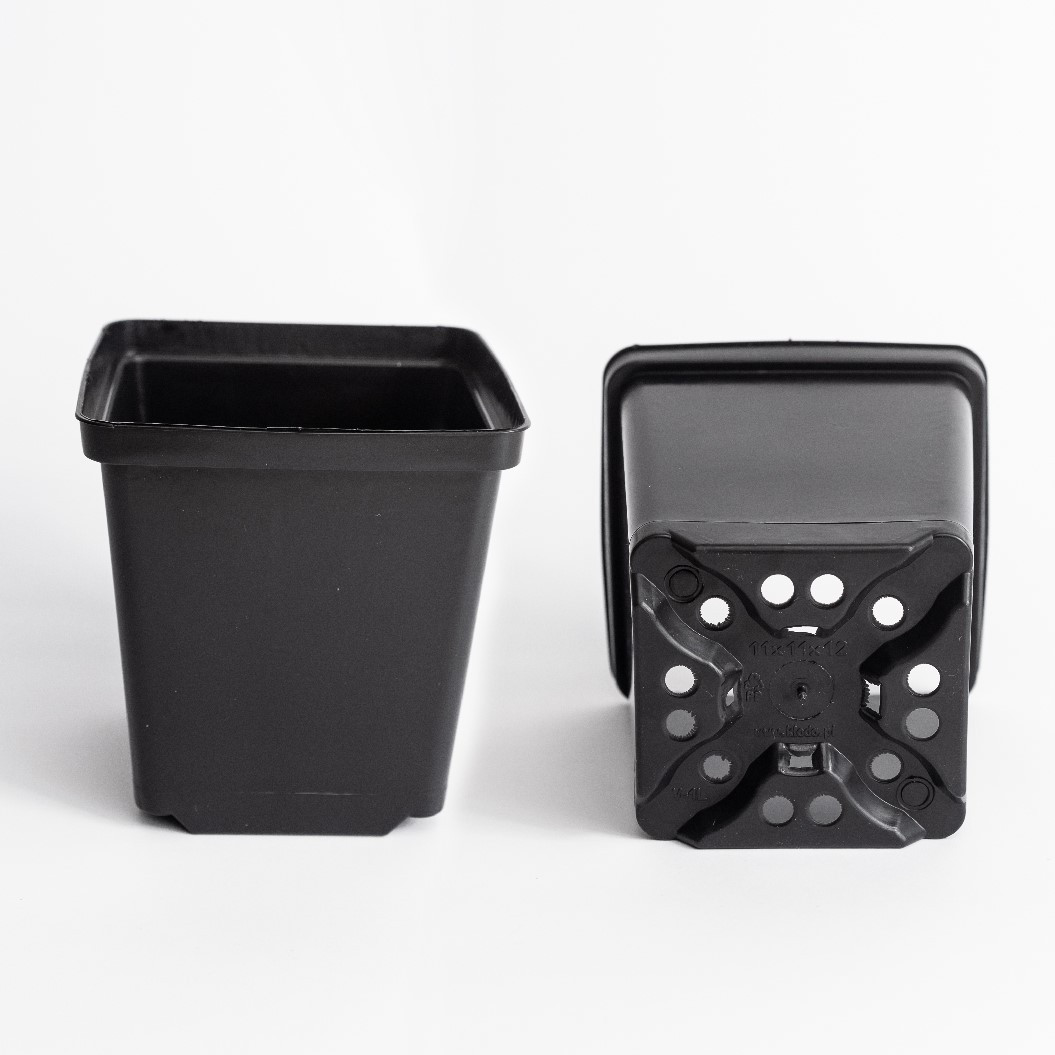 Горщик квадратний 1 л / 11х11х12 см для розсади та квітів * технічний пластиковий чорний горщик для рослин, фото 1
