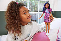 Лялька Barbie Fashionistas Модниця із синім волоссям у рожевій сукні GHW57, фото 5