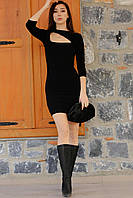 Облягаюча сукня з вирізом