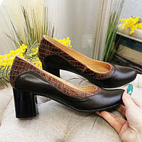 Туфли женские коричневые на невысоком устойчивом каблуке, натуральные кожа и кожа "крокодил".