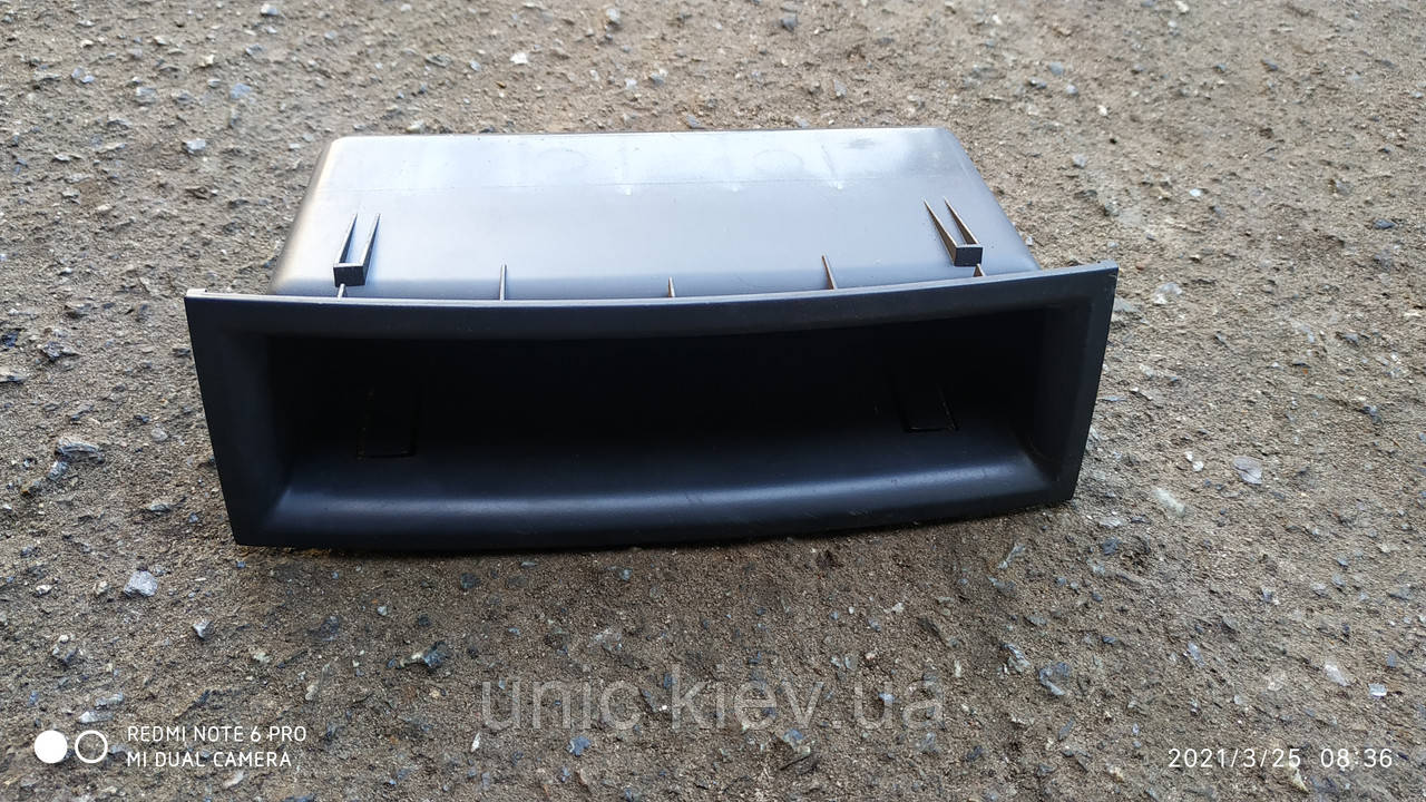 Ящик передньої консолі Рено Меган 2 б / в