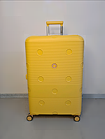 Желтый большой чемодан Airtex 246 из полипропилена Франция