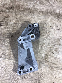 Кронштейн генератора Jeep