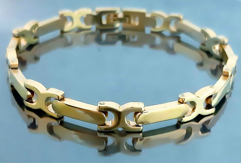 Браслет Аthena зі сталі. Позолота з лимонним відтінком. Довжина: 19 см. Ширина: 6,5 мм.