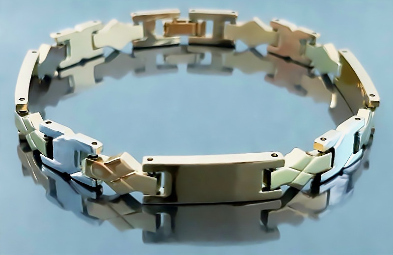 Браслет Аthena зі сталі. Позолота з лимонним відтінком + родій. Довжина: 19,5 см. Ширина: 7 мм.