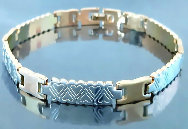 Браслет Аthena зі сталі. Позолота з лимонним відтінком + родій. Довжина: 20,5 см. Ширина: 8 мм.